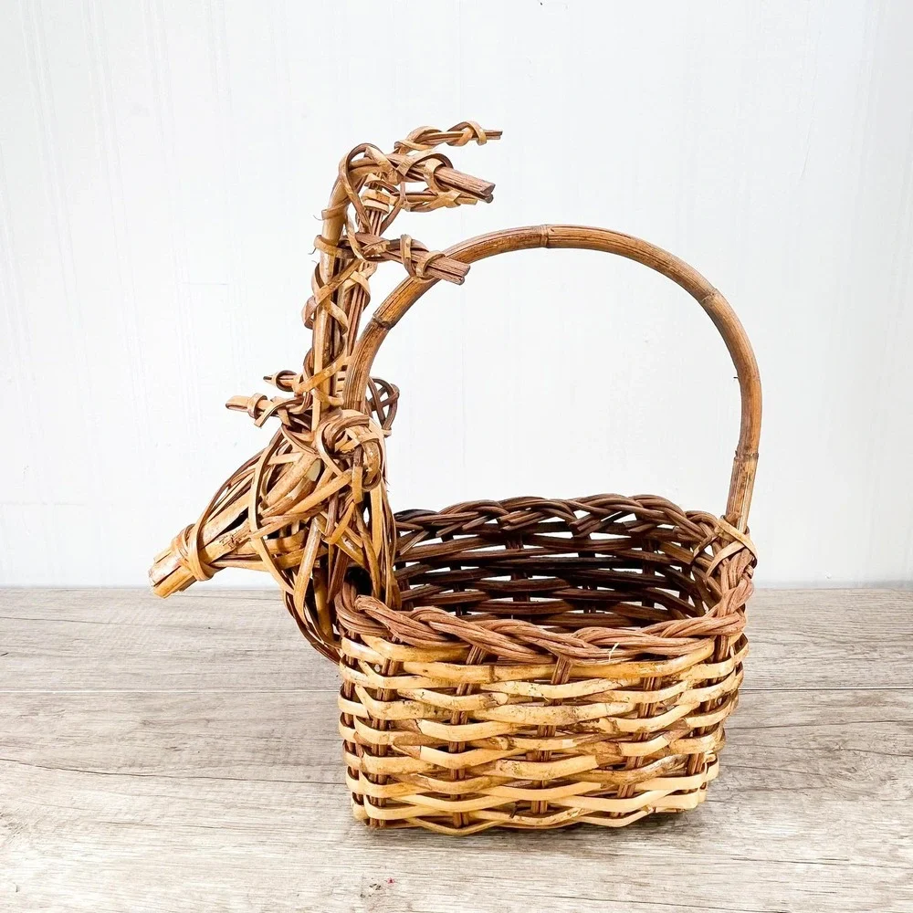 Vintage Wicker Reindeer Basket - Retro Woven Deer Basket